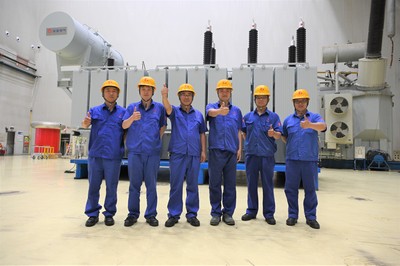 保變電氣研發(fā)成功國(guó)內(nèi)首臺(tái)套潮流控制移相器工程主變壓器